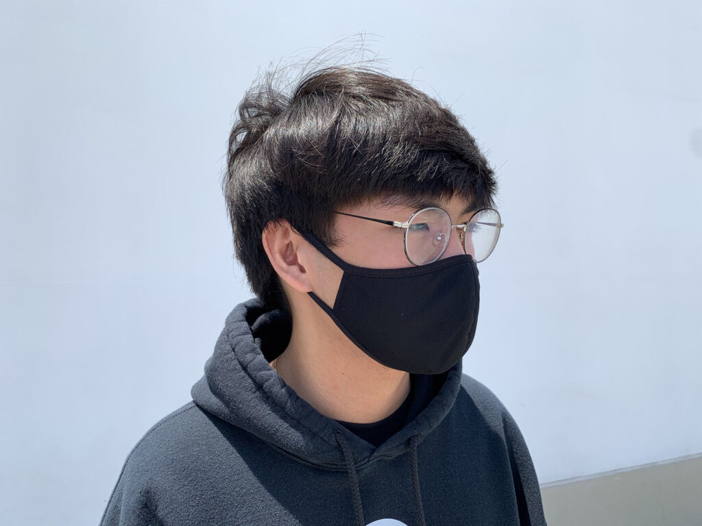 Unboxing the Uniqlo Airism face mask